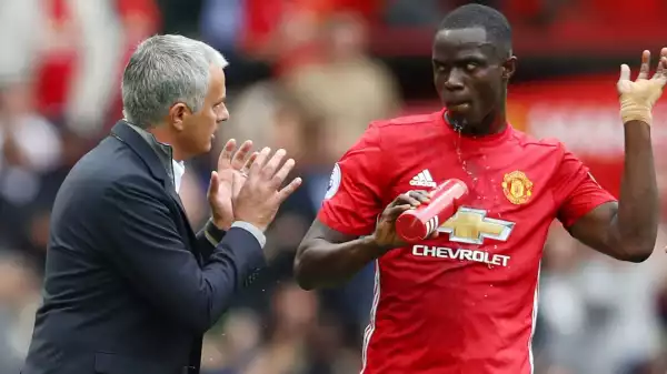 Bailly suffers knee injury in Manchester United defeat
